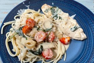 Garlic Butter Chicken with Spinach and Bacon