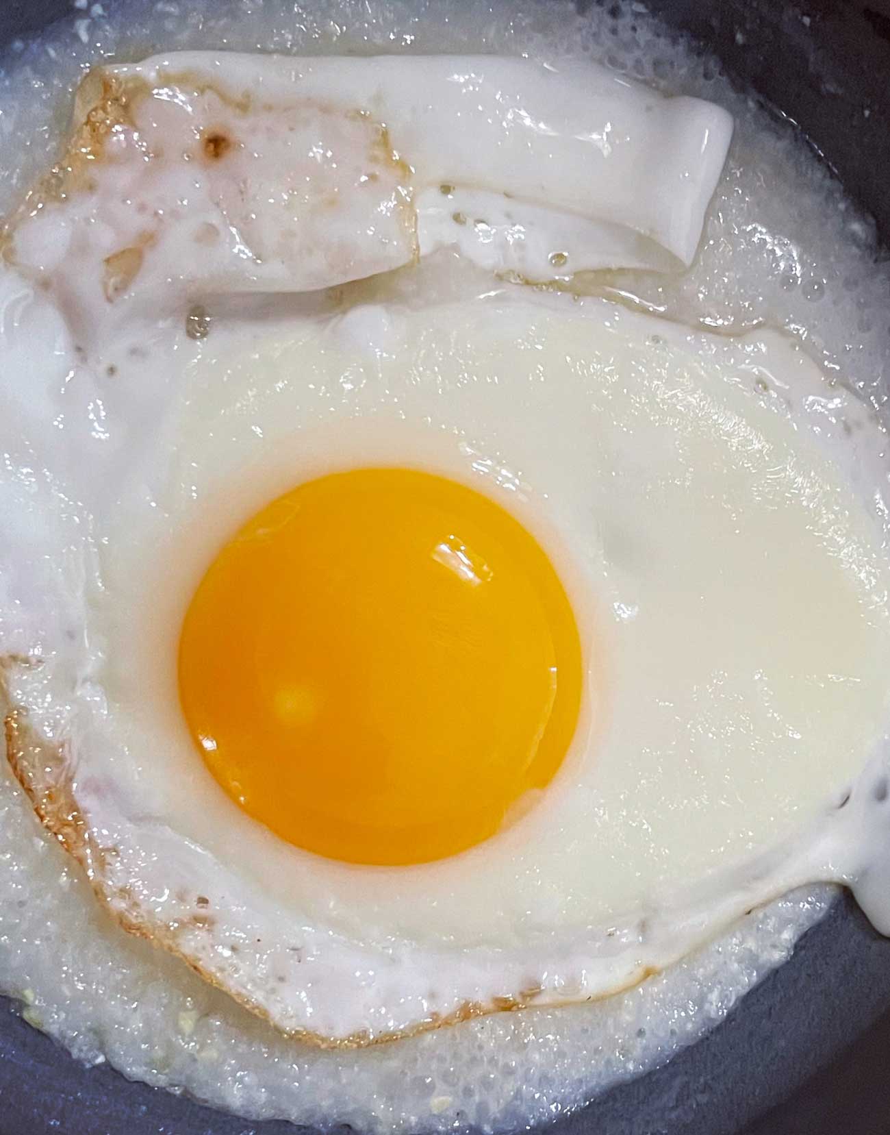 Delicious Grits and Eggs Breakfast: A Perfect Morning Pair