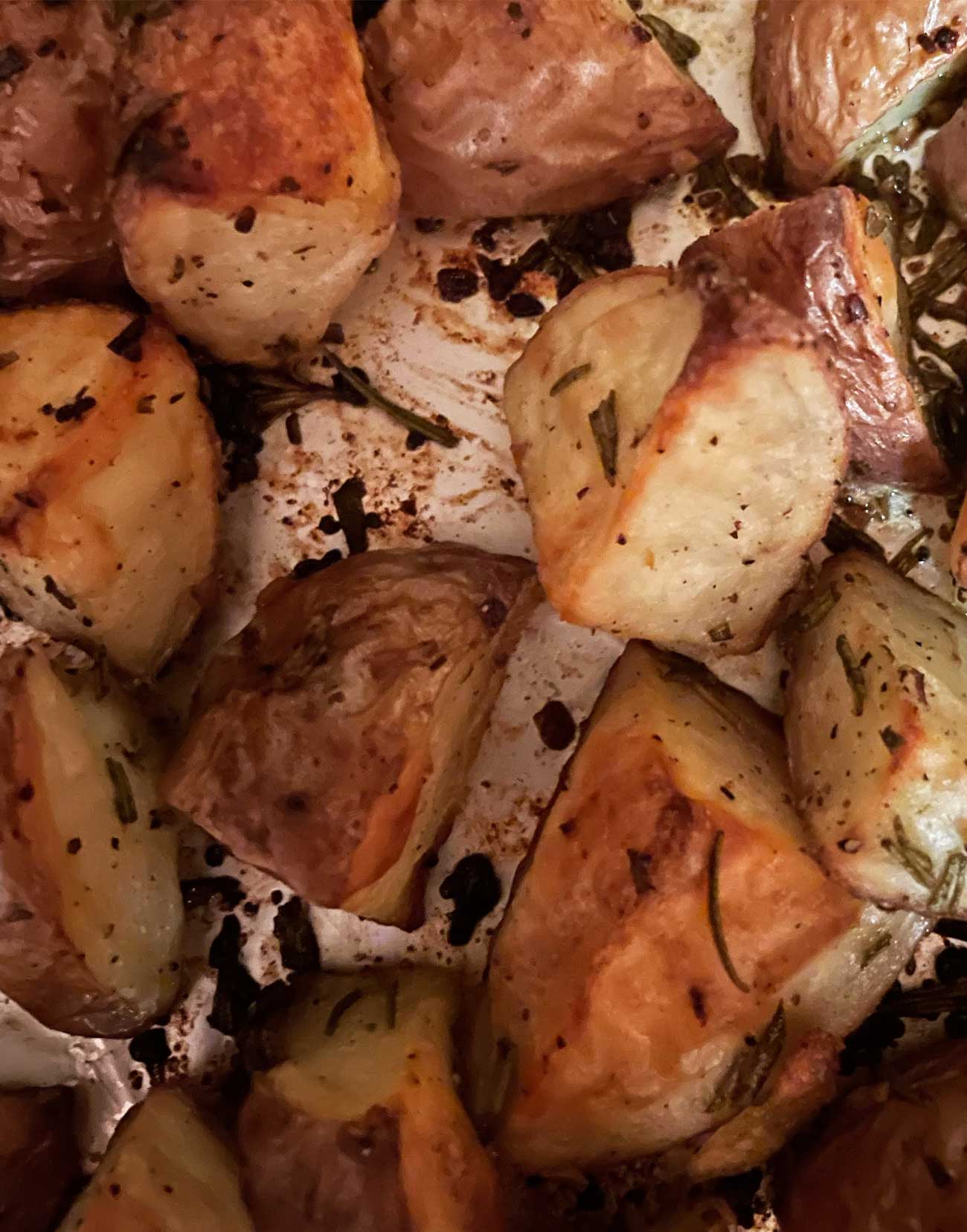 Golden Crispy Garlic-Rosemary Roasted Potatoes