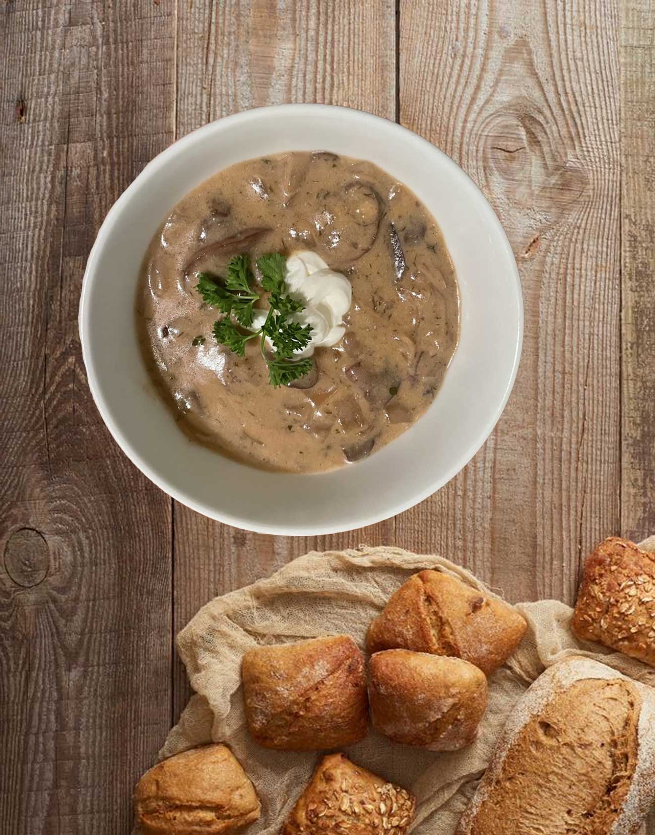 Creamy mushroom and onion soup to end your day